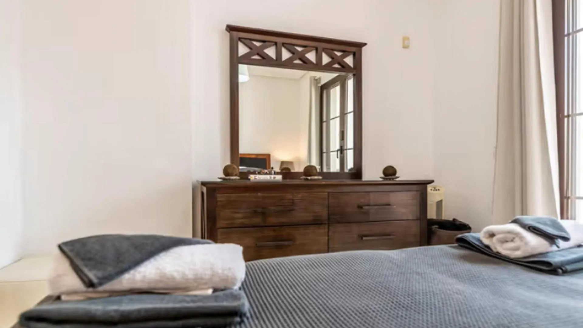 2 Bedrooms - Sleeps 4 - Garden And Pool With View Benahavis