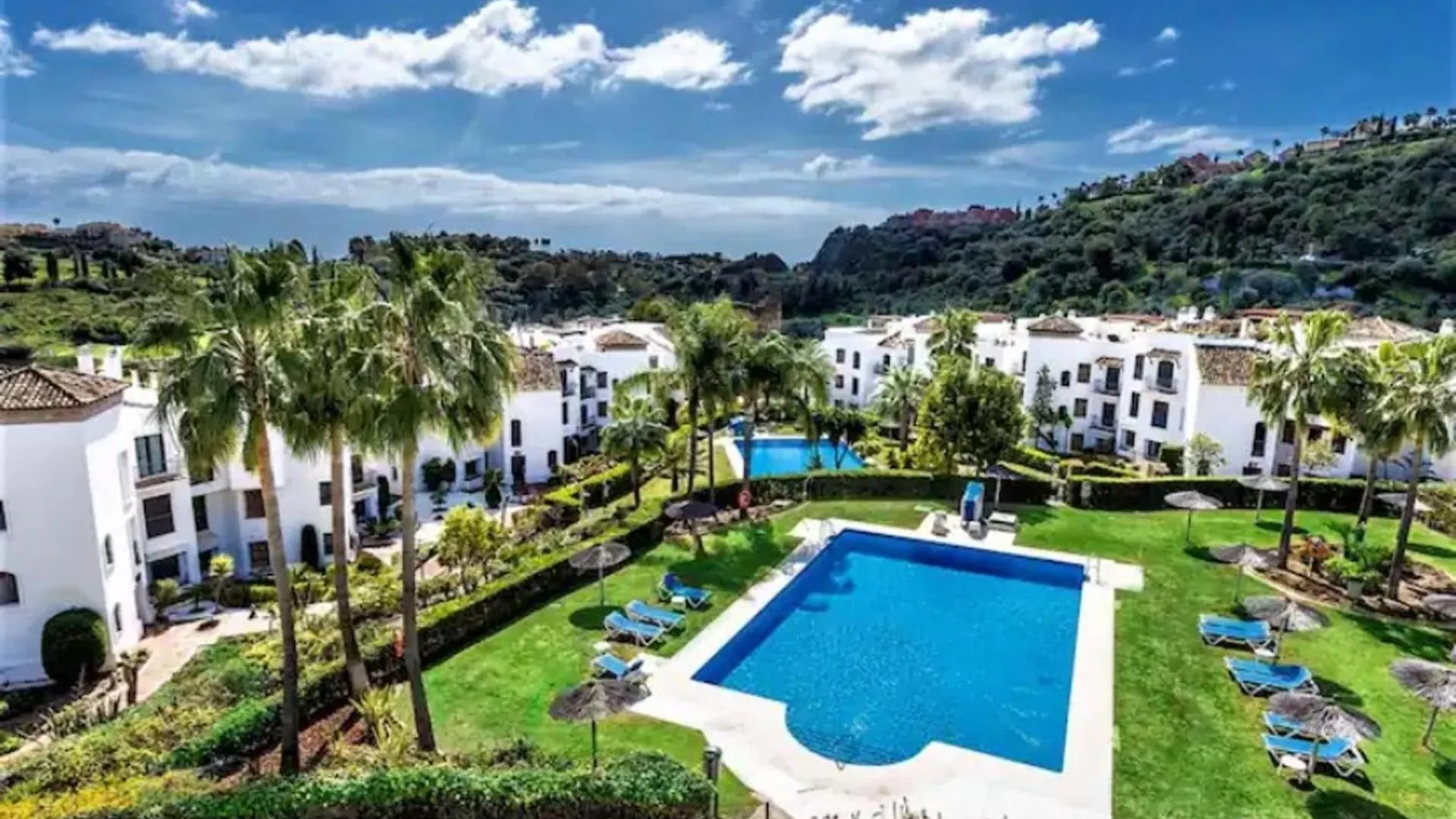 Apartment 2 Bedrooms - Sleeps 4 - Garden And Pool With View Benahavis
