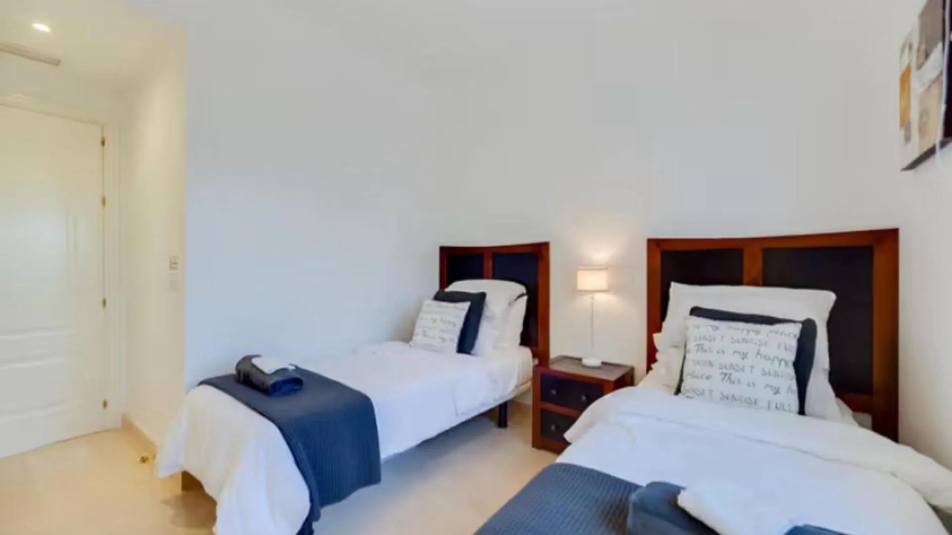 Apartment 2 Bedrooms - Sleeps 4 - Garden And Pool With View Benahavis