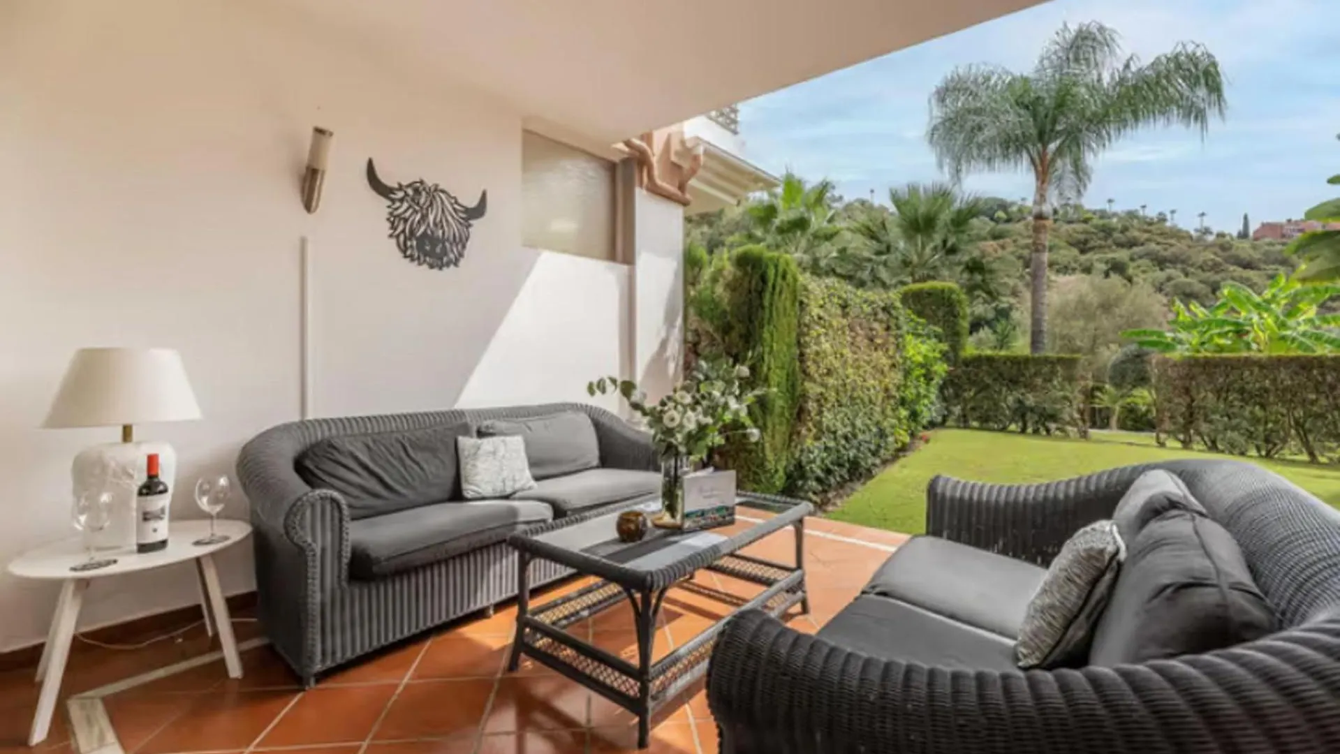 Apartment 2 Bedrooms - Sleeps 4 - Garden And Pool With View Benahavis Spain