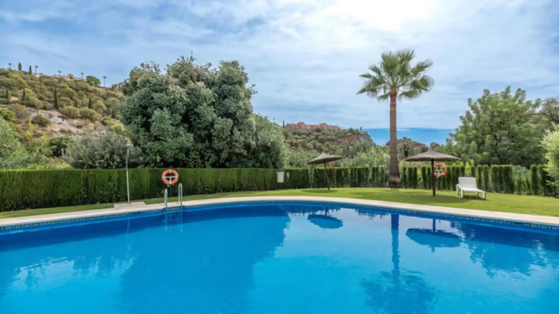 2 Bedrooms - Sleeps 4 - Garden And Pool With View Benahavis 0*,  Spain