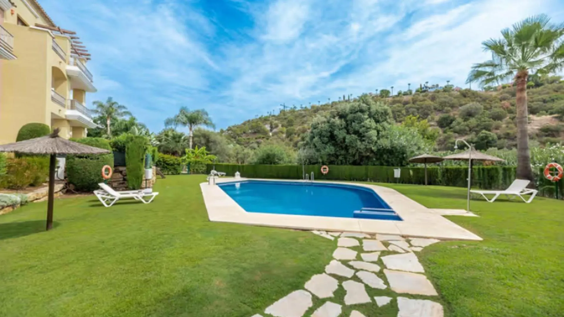 2 Bedrooms - Sleeps 4 - Garden And Pool With View Benahavis 0*,  Spain