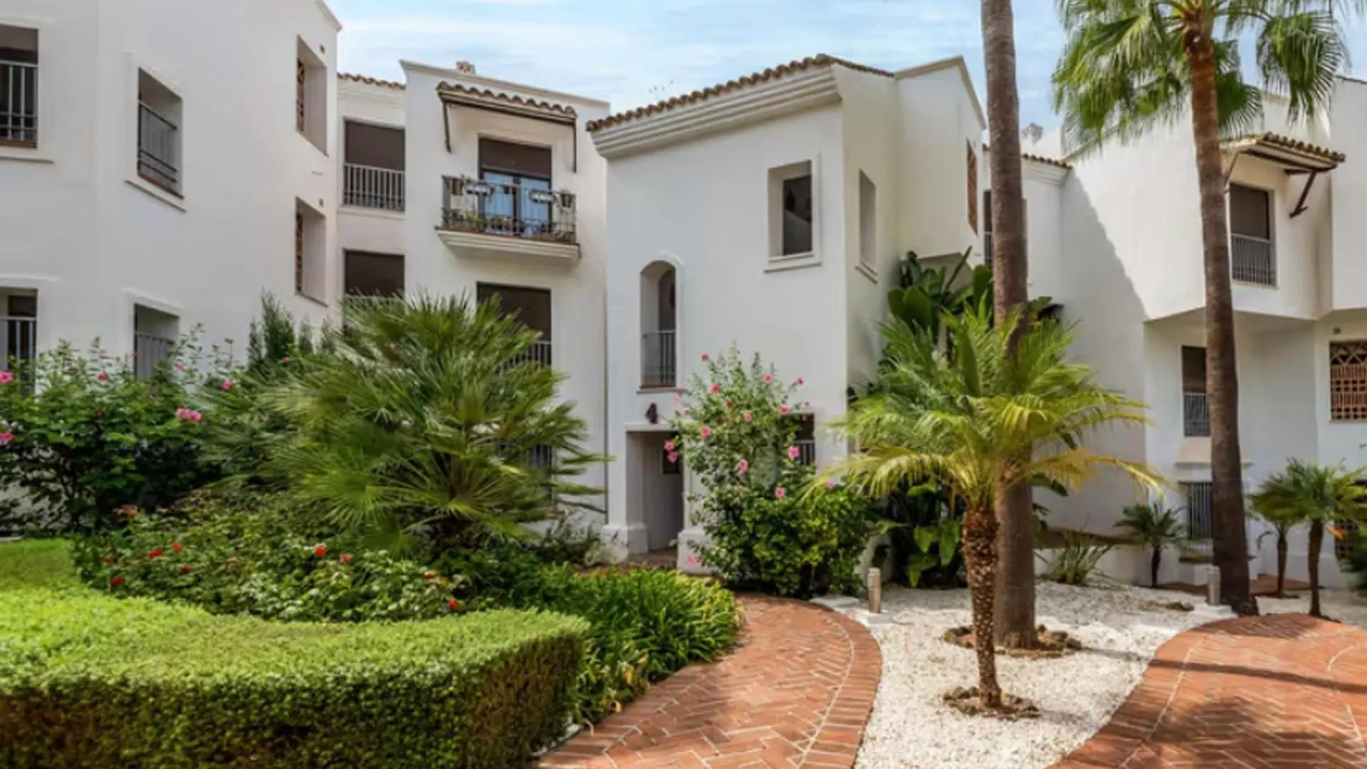 2 Bedrooms - Sleeps 4 - Garden And Pool With View Benahavis 0*,  Spain